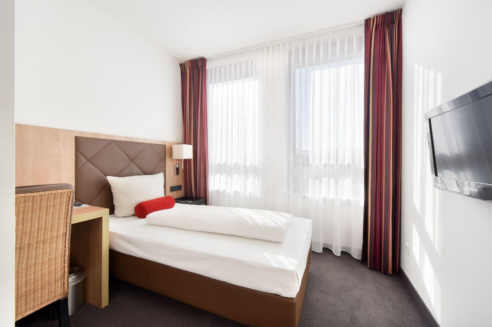 Achat Hotel Muenchen Sued Bagian luar foto