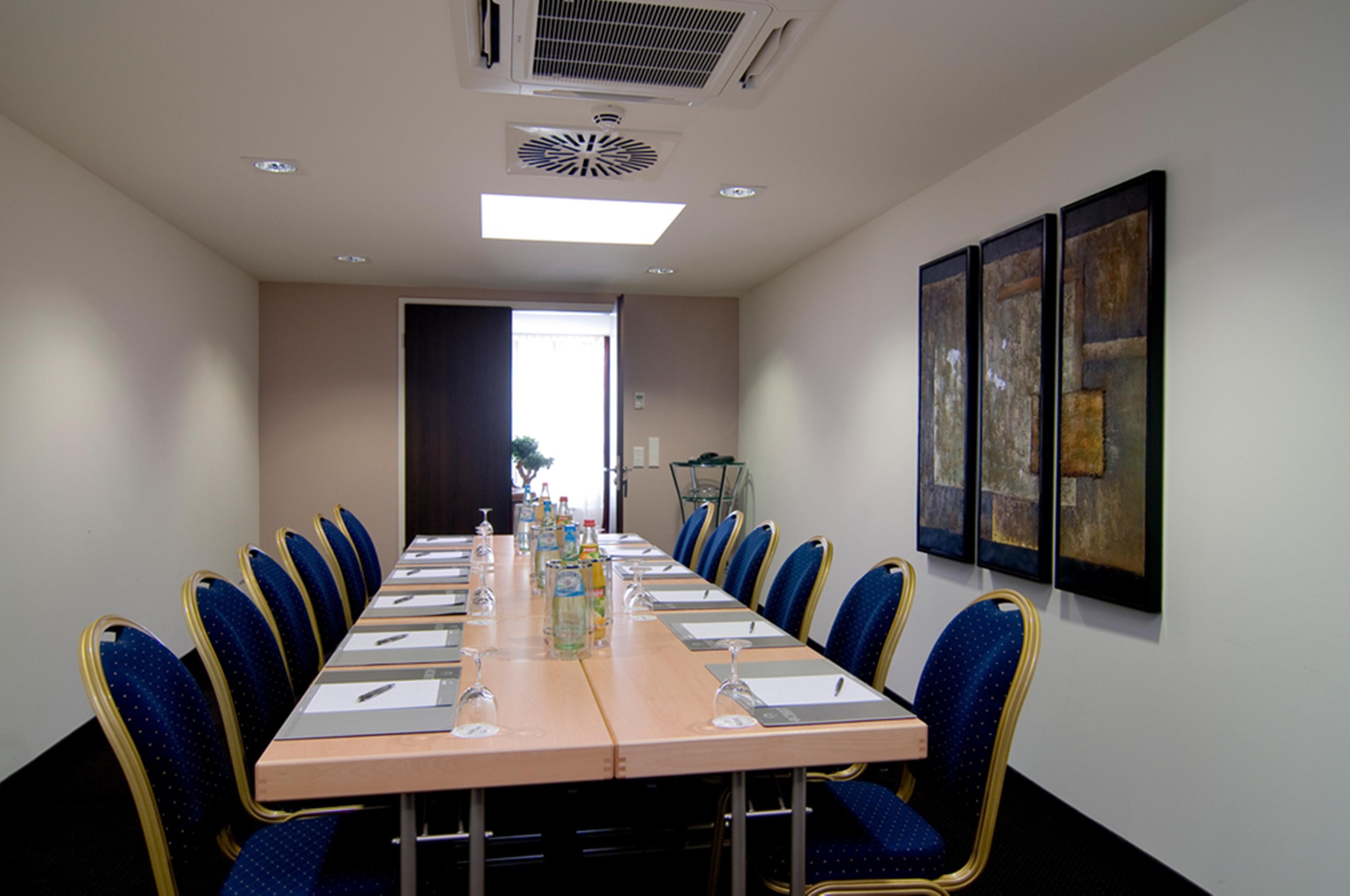 Achat Hotel Muenchen Sued Bagian luar foto